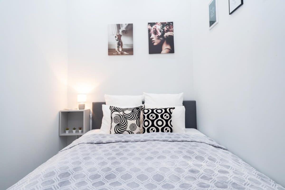 New Spacious At Superb Location Appartamento *