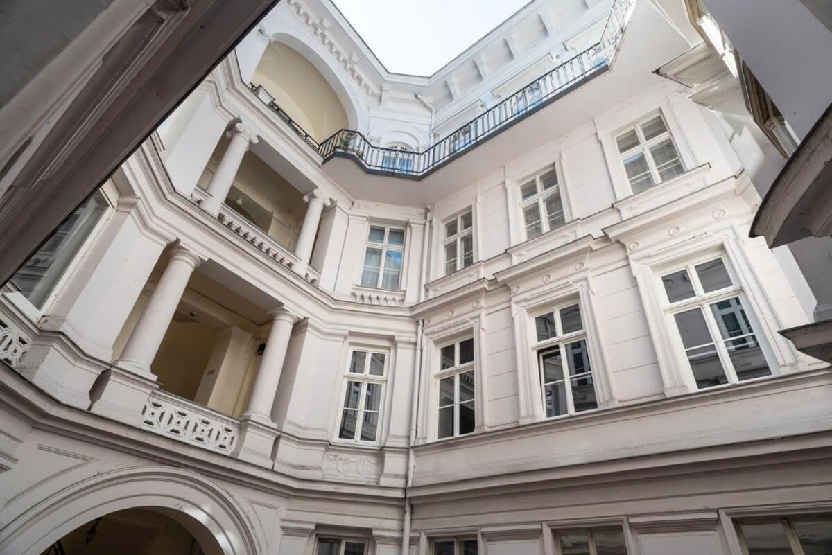 New Spacious At Superb Location Appartamento