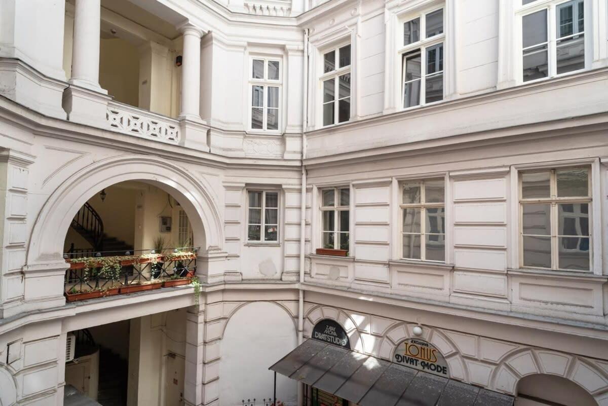 Appartamento New Spacious At Superb Location Budapest