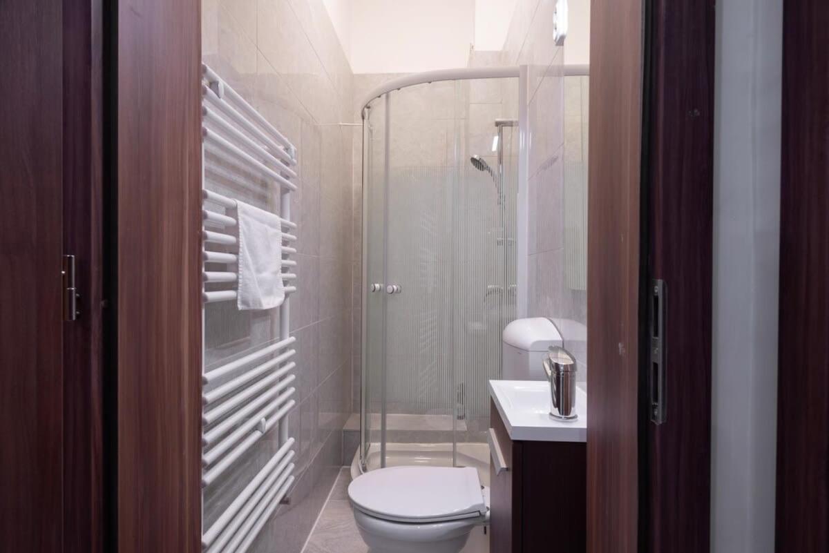 New Spacious At Superb Location * Budapeszt